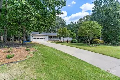 1140 Knollwood Drive, Claremont, NC 28610 - Photo 1