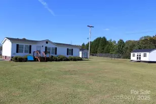 1554 Spring View Dr, Catawba, NC 28609 - Photo 1