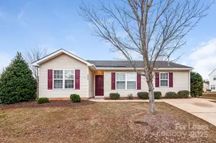 2903 Fairglen Rd, Charlotte, NC 28269 - Photo 1