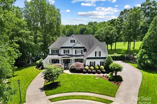 19946 River Falls Dr, Davidson, NC 28036 - Photo 1