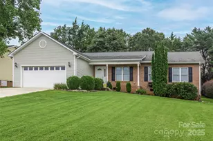 1376 Farmington Hills Dr, Conover, NC 28613 - Photo 1
