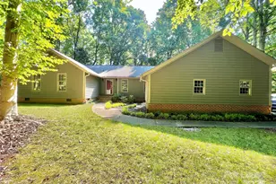 911 Reverdy Ln, Matthews, NC 28105 - Photo 1