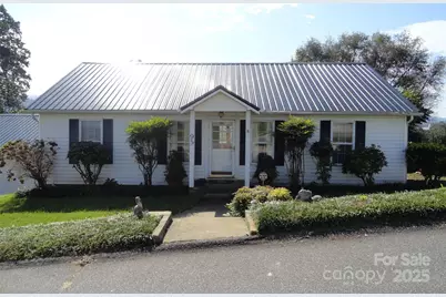95 Summit Street, Marion, NC 28752 - Photo 1