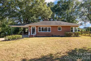 901 W Elm St, Shelby, NC 28150 - Photo 1