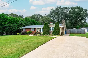 2841 21st St NE, Hickory, NC 28601 - Photo 1