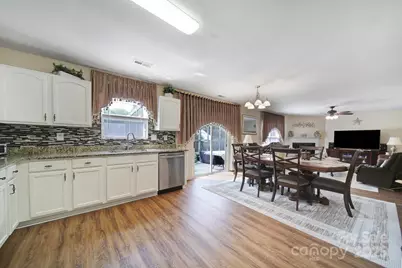 2320 Kirkgate Lane, Charlotte, NC 28215 - Photo 1