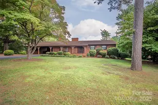 431 Bristol Dr, Statesville, NC 28677 - Photo 1