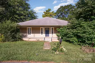 61 27th St NW, Hickory, NC 28601 - Photo 1