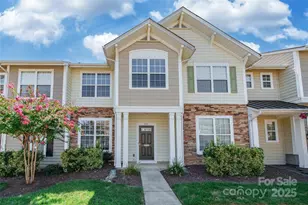 827 Gentlewinds Ct, Fort Mill, SC 29708 - Photo 1