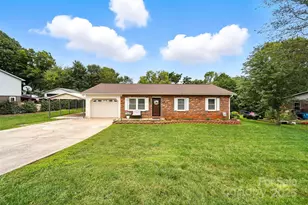 5647 Valley Field Rd, Hickory, NC 28602 - Photo 1