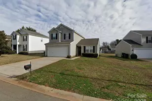 1540 Hollow Maple Dr, Charlotte, NC 28216 - Photo 1