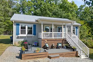 540 Crescent St, Saluda, NC 28773 - Photo 1