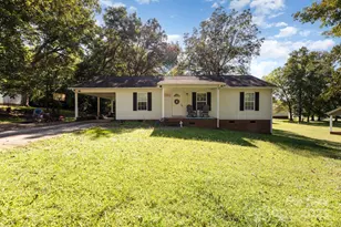 216 S Oak Gq St, Salisbury, NC 28146 - Photo 1