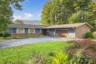 214 Vincent Pl, Hendersonville, NC 28739 - Photo 1