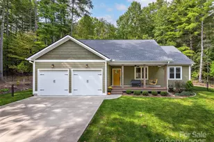 289 Thomas Rd, Hendersonville, NC 28739 - Photo 1