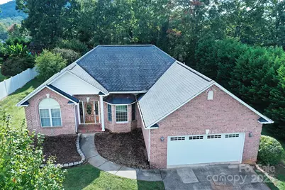 1375 Sweetbriar Lane, Hickory, NC 28602 - Photo 1
