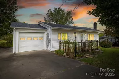 211 Hayes Avenue, Hudson, NC 28638 - Photo 1