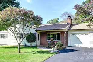 402 Balsam Rd, Hendersonville, NC 28792 - Photo 1