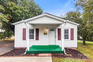 320 S Gaston St, Dallas, NC 28034 - Photo 1