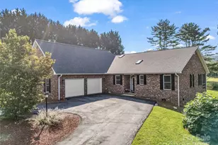 758 Crooked Creek Rd, Hendersonville, NC 28739 - Photo 1