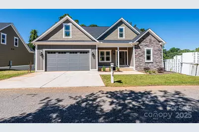 2115 6th Street NW, Hickory, NC 28601 - Photo 1