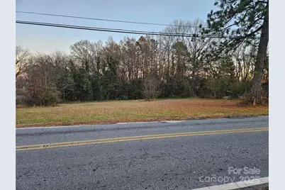 127 33rd Street SW, Hickory, NC 28602 - Photo 1