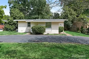 553 Kenlough Dr, Charlotte, NC 28209 - Photo 1