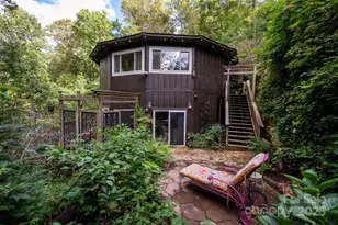 9 Reuben Rd, Asheville, NC 28804 - Photo 1