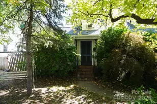 1412 Lyon Ct, Charlotte, NC 28205 - Photo 1