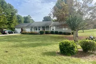 1101 Springfield Ct, Lenoir, NC 28645 - Photo 1