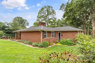 213 W Park Dr, Morganton, NC 28655 - Photo 1