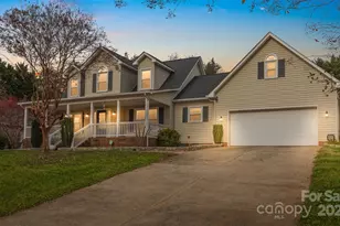 3233 6th Ave NE, Conover, NC 28613 - Photo 1