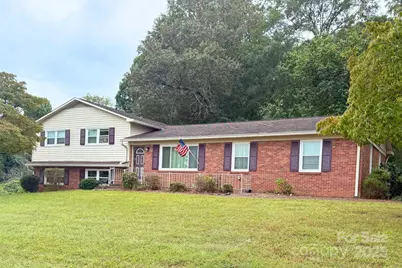 111 Newcastle Avenue, Lincolnton, NC 28092 - Photo 1