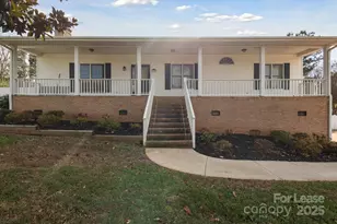 104 Vista Dr, Davidson, NC 28036 - Photo 1