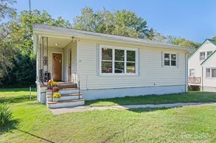 84 S Hill St, Waynesville, NC 28786 - Photo 1