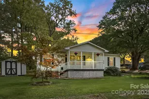 515 Willow St, Lincolnton, NC 28092 - Photo 1