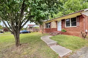 4808 Brooktree Dr, Charlotte, NC 28208 - Photo 1