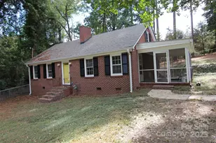 502 E Wade St, Wadesboro, NC 28170 - Photo 1