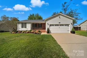 1641 Farmington Hills Dr, Conover, NC 28613 - Photo 1