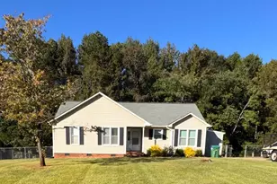 509 Apple Ln, Bessemer City, NC 28016 - Photo 1