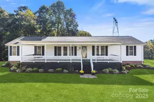 320 Huffstetler Lake Rd, Dallas, NC 28034 - Photo 1