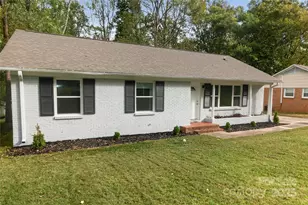 324 Clearbrook Rd, Matthews, NC 28105 - Photo 1