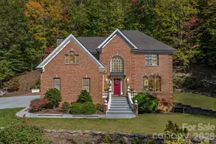 295 Laurel Ridge Dr, Waynesville, NC 28786 - Photo 1