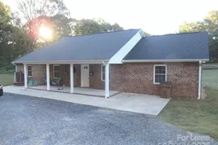 495 S Government St, Lincolnton, NC 28092 - Photo 1