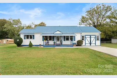 315 21st Street SW, Hickory, NC 28602 - Photo 1