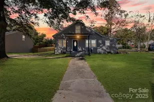 225 N Lee St, Mount Holly, NC 28120 - Photo 1