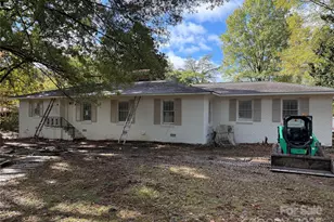 6300 Burlwood Rd, Charlotte, NC 28211 - Photo 1