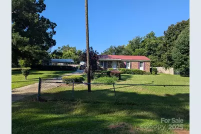 561 Craig Circle, Bennettsville, SC 29512 - Photo 1