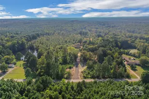 1016 S Oakshire Ln, Waxhaw, NC 28173 - Photo 1