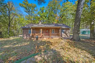 2048 Double Oak Dr, Claremont, NC 28610 - Photo 1